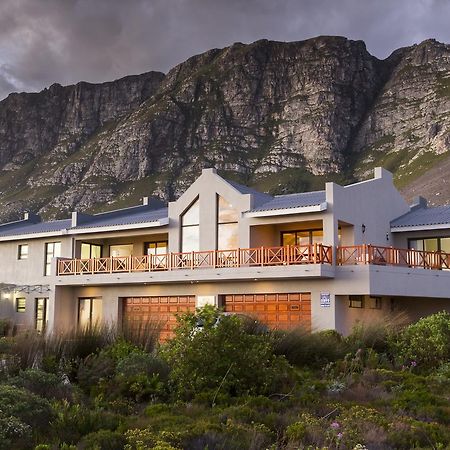 Van Den Berg'S Guesthouse Bettys Bay Exterior photo